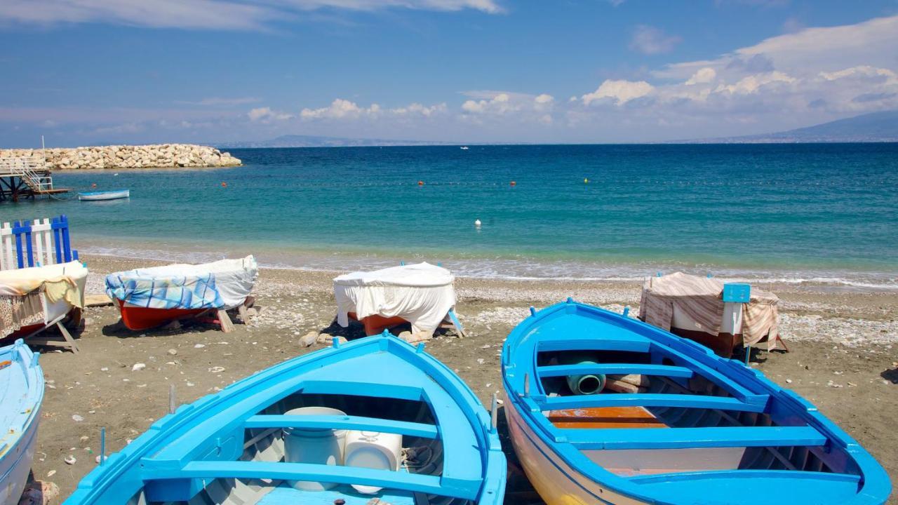 Hotel Dania Sorrento Luaran gambar