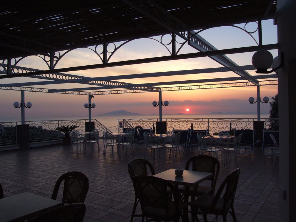 Hotel Dania Sorrento Luaran gambar