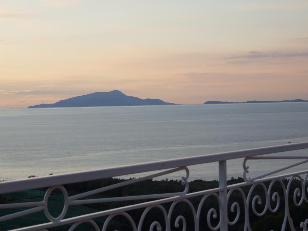 Hotel Dania Sorrento Luaran gambar