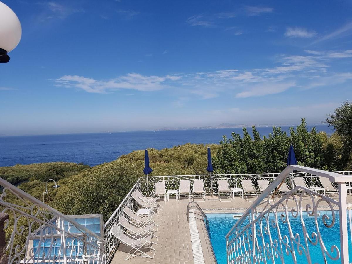 Hotel Dania Sorrento Luaran gambar