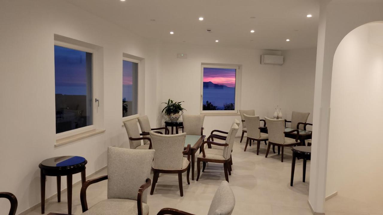 Hotel Dania Sorrento Luaran gambar