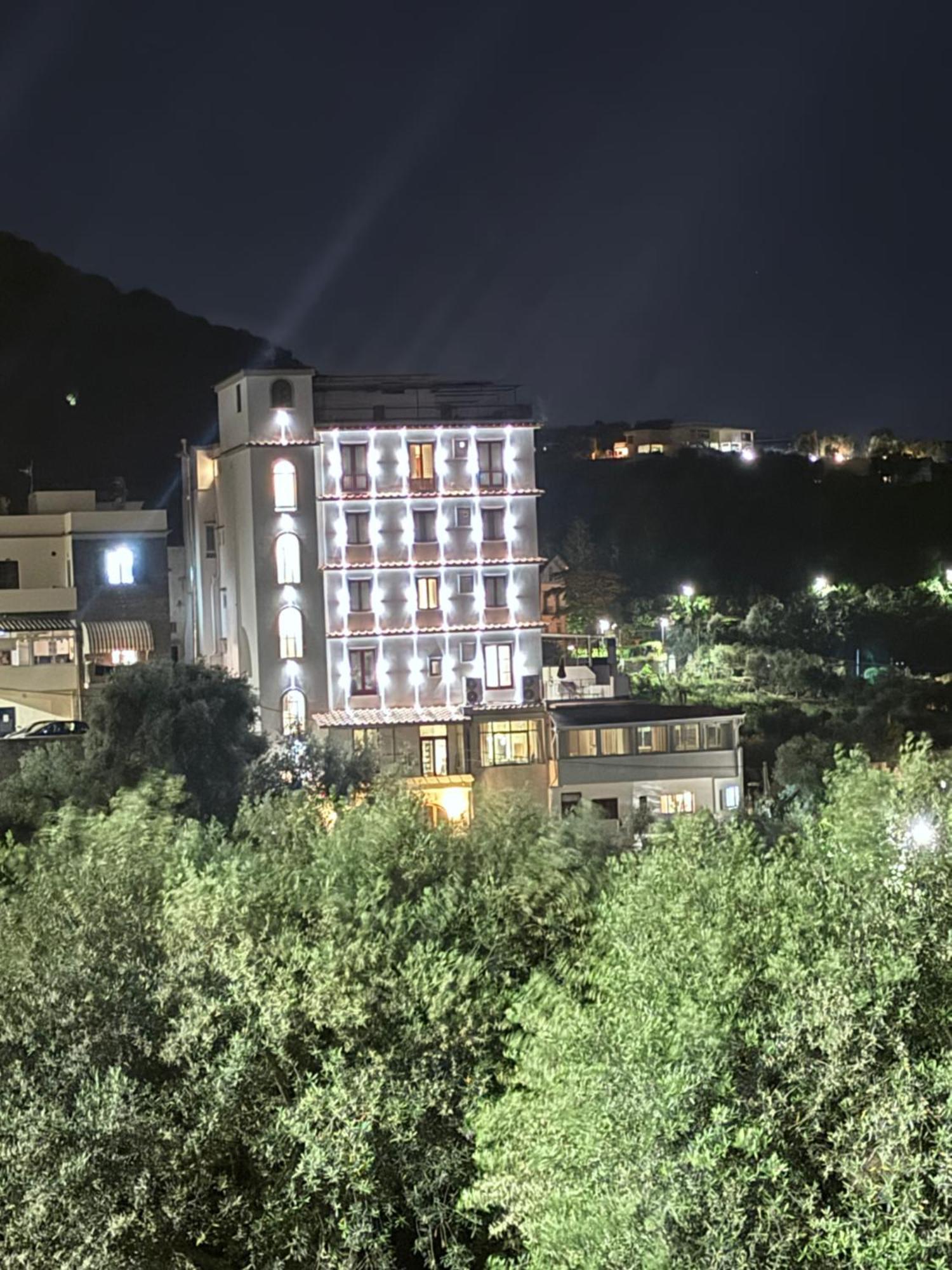 Hotel Dania Sorrento Luaran gambar