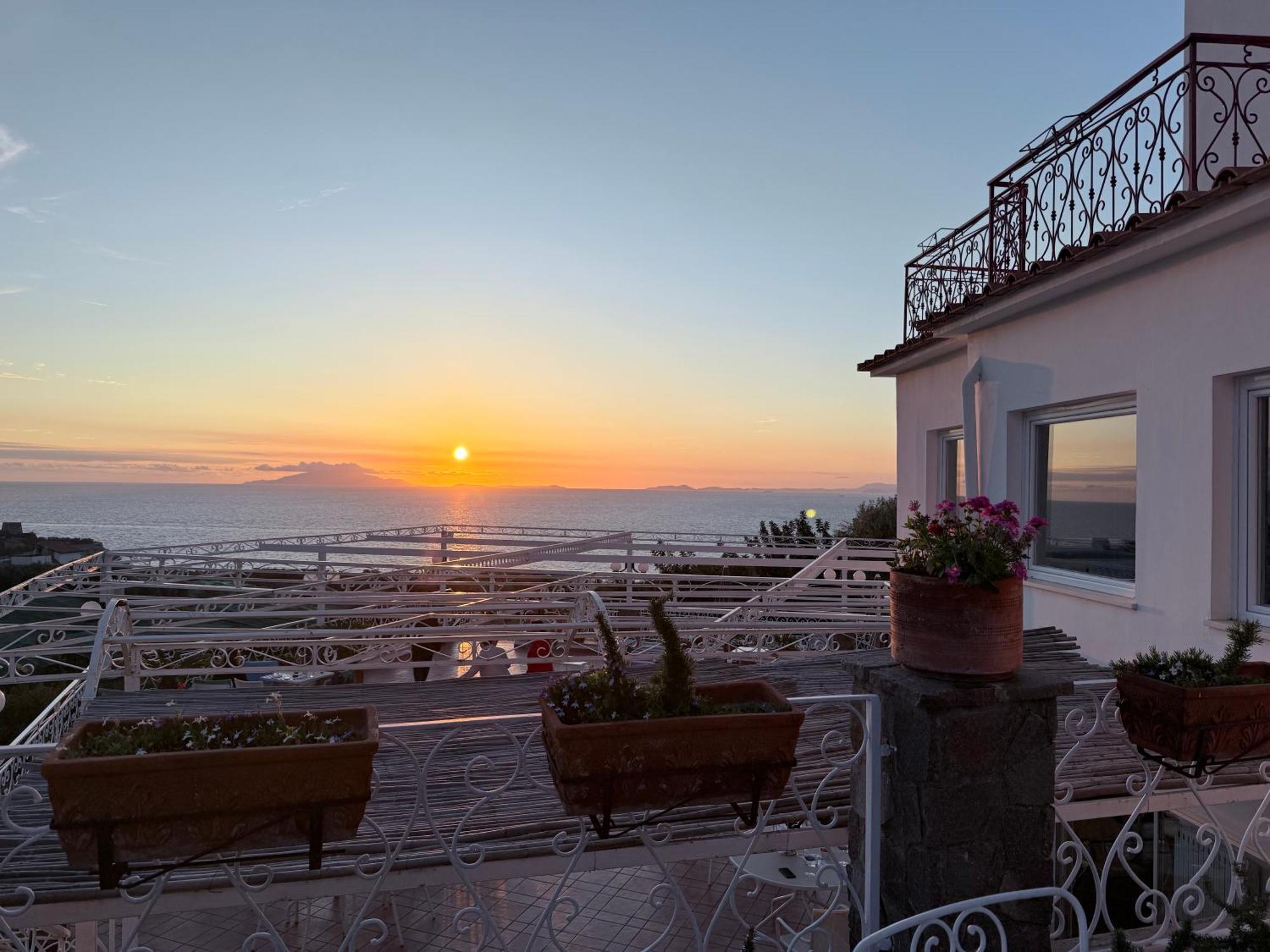 Hotel Dania Sorrento Luaran gambar