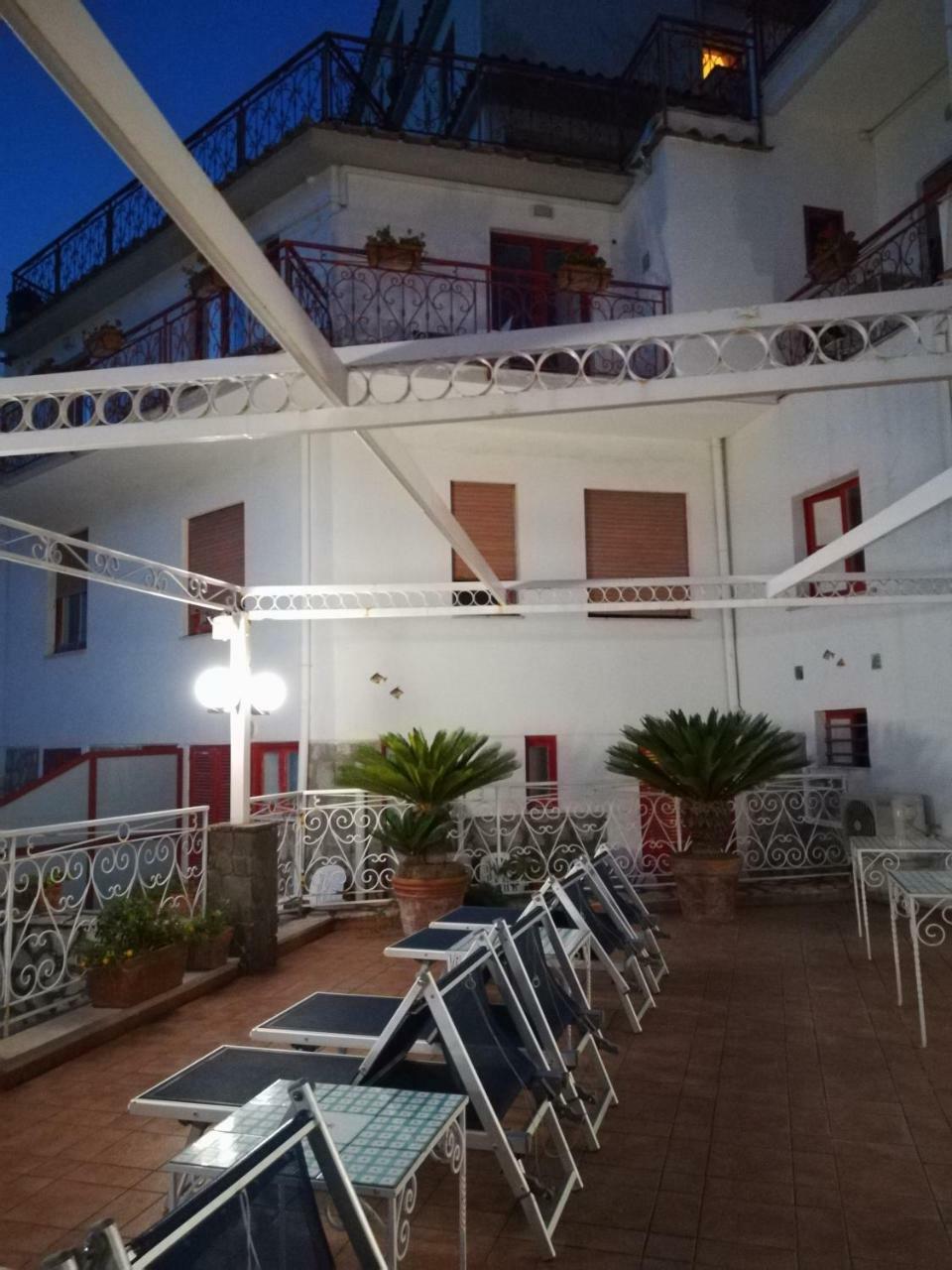 Hotel Dania Sorrento Luaran gambar