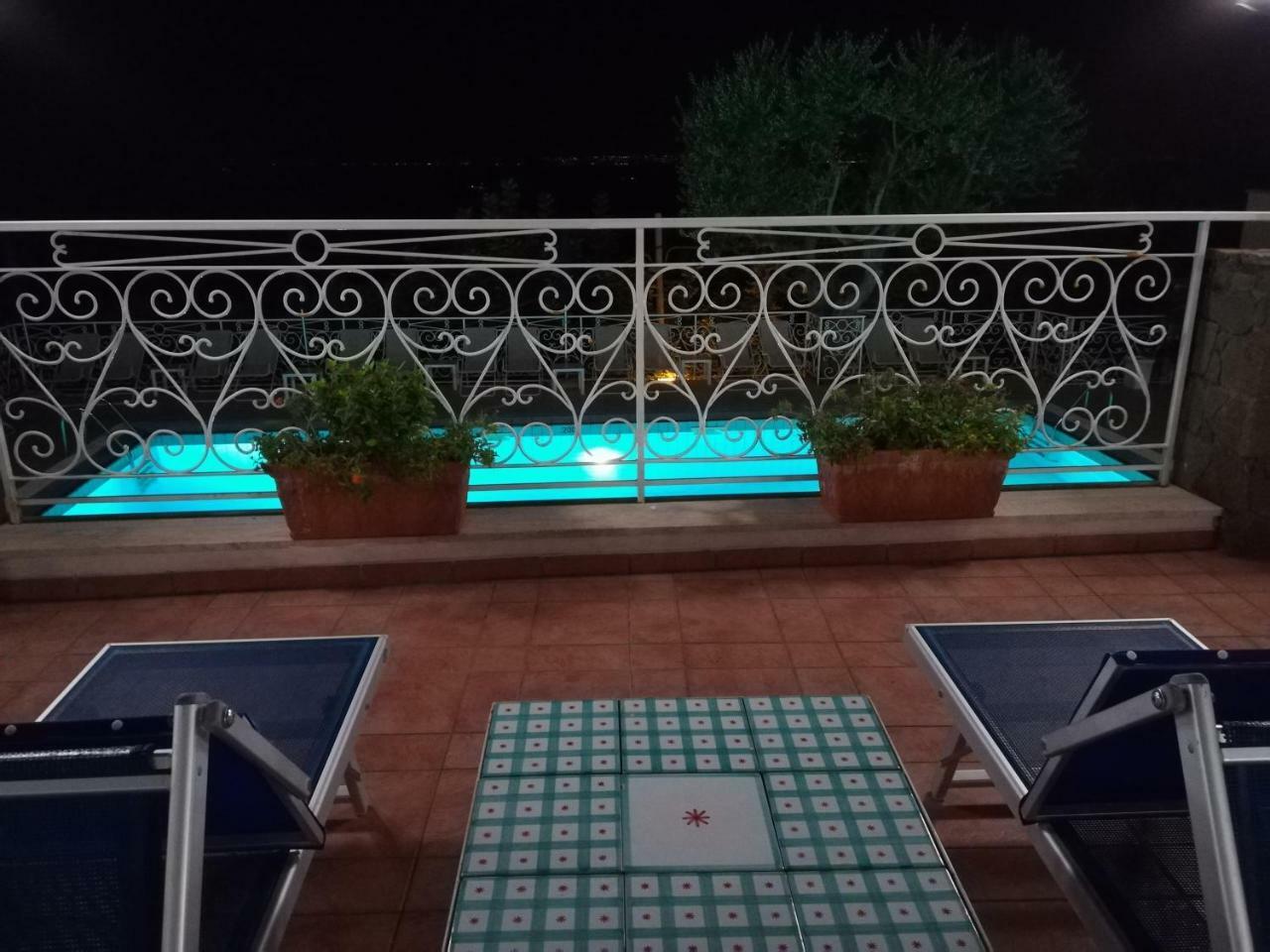 Hotel Dania Sorrento Luaran gambar