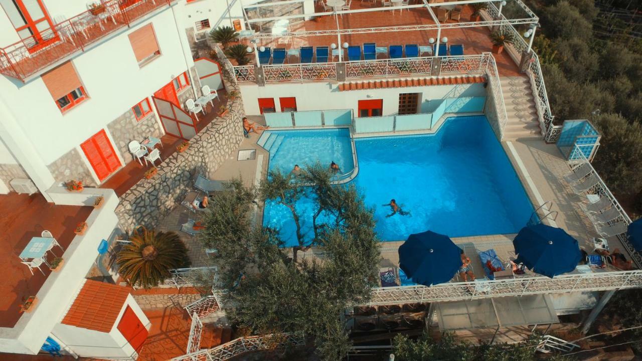 Hotel Dania Sorrento Luaran gambar