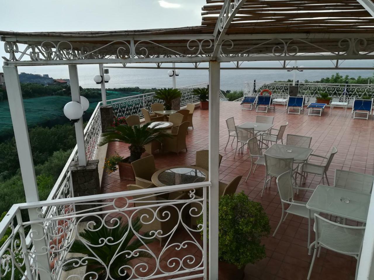 Hotel Dania Sorrento Luaran gambar