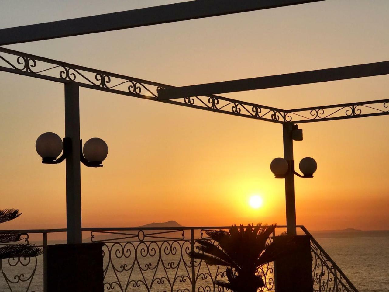 Hotel Dania Sorrento Luaran gambar