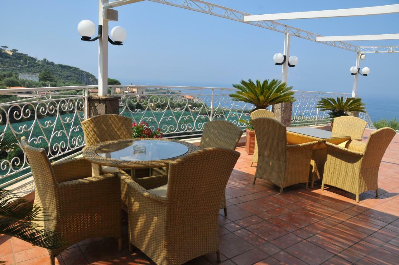 Hotel Dania Sorrento Luaran gambar