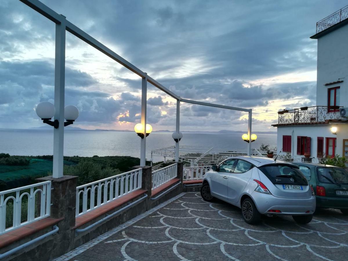 Hotel Dania Sorrento Luaran gambar